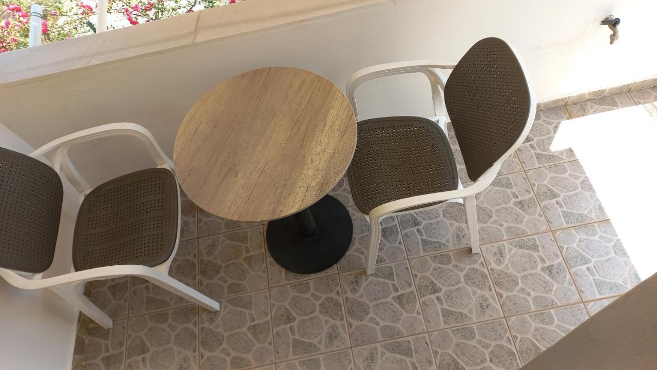 Vila Avni Likometi Ksamil Kamer foto