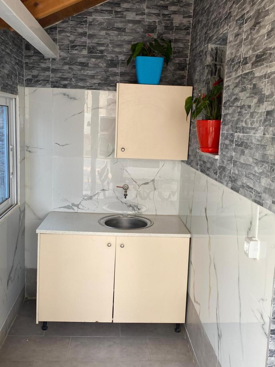 Vila Avni Likometi Ksamil Kamer foto